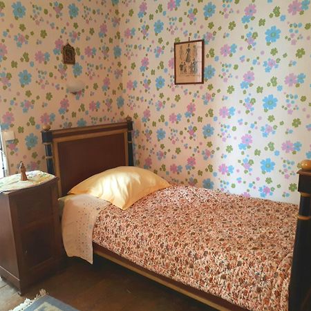 Bed and Breakfast La Cure Du Maine Charles Birac  Exterior foto