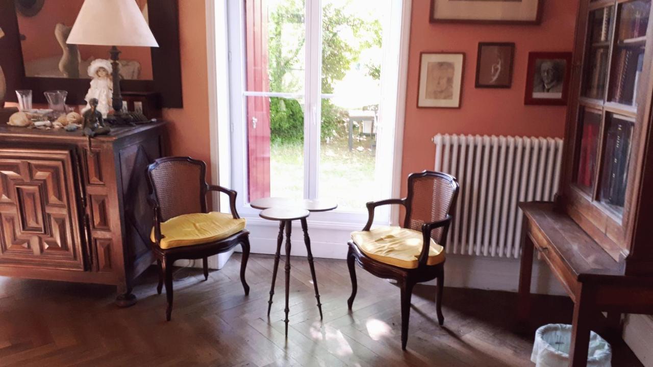 Bed and Breakfast La Cure Du Maine Charles Birac  Exterior foto