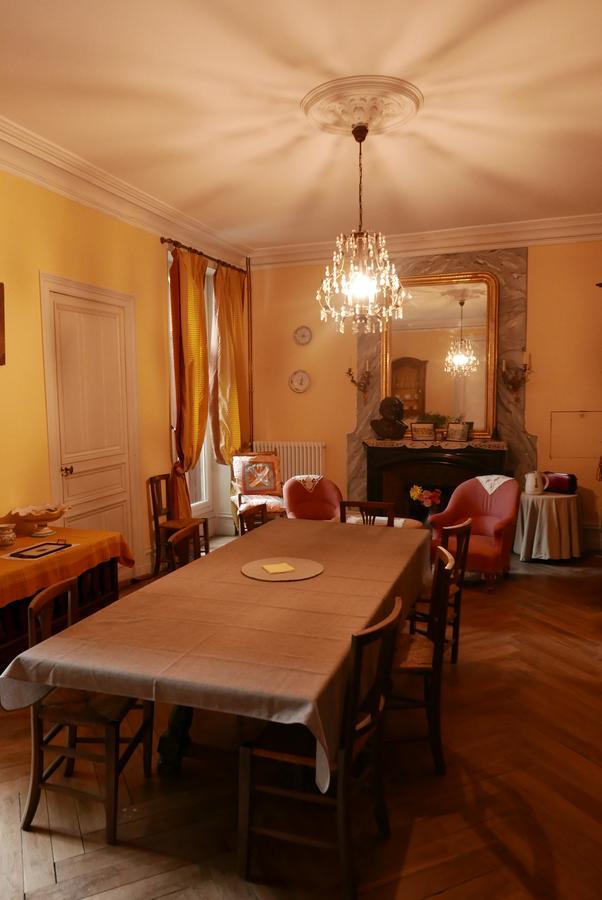 Bed and Breakfast La Cure Du Maine Charles Birac  Exterior foto