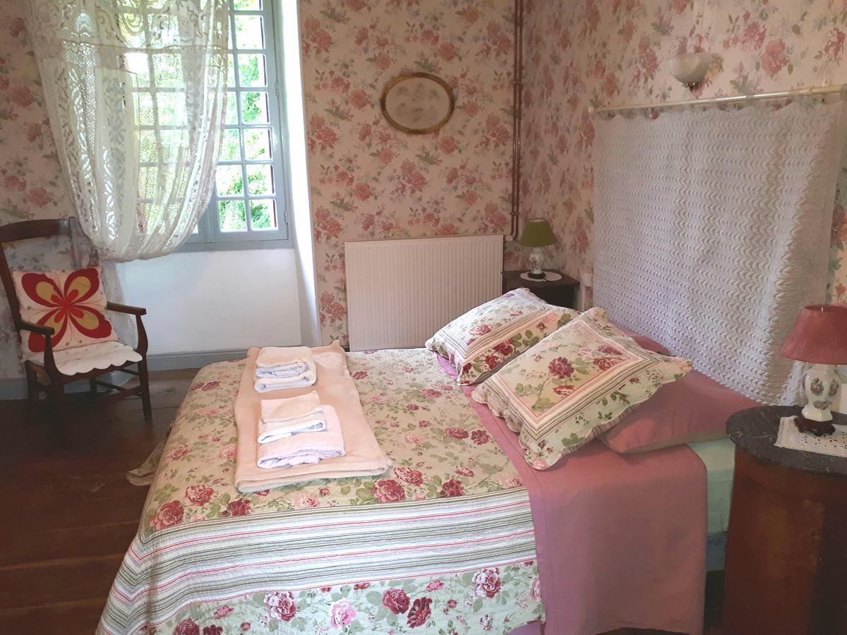 Bed and Breakfast La Cure Du Maine Charles Birac  Exterior foto