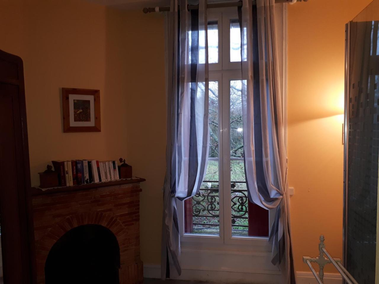 Bed and Breakfast La Cure Du Maine Charles Birac  Exterior foto